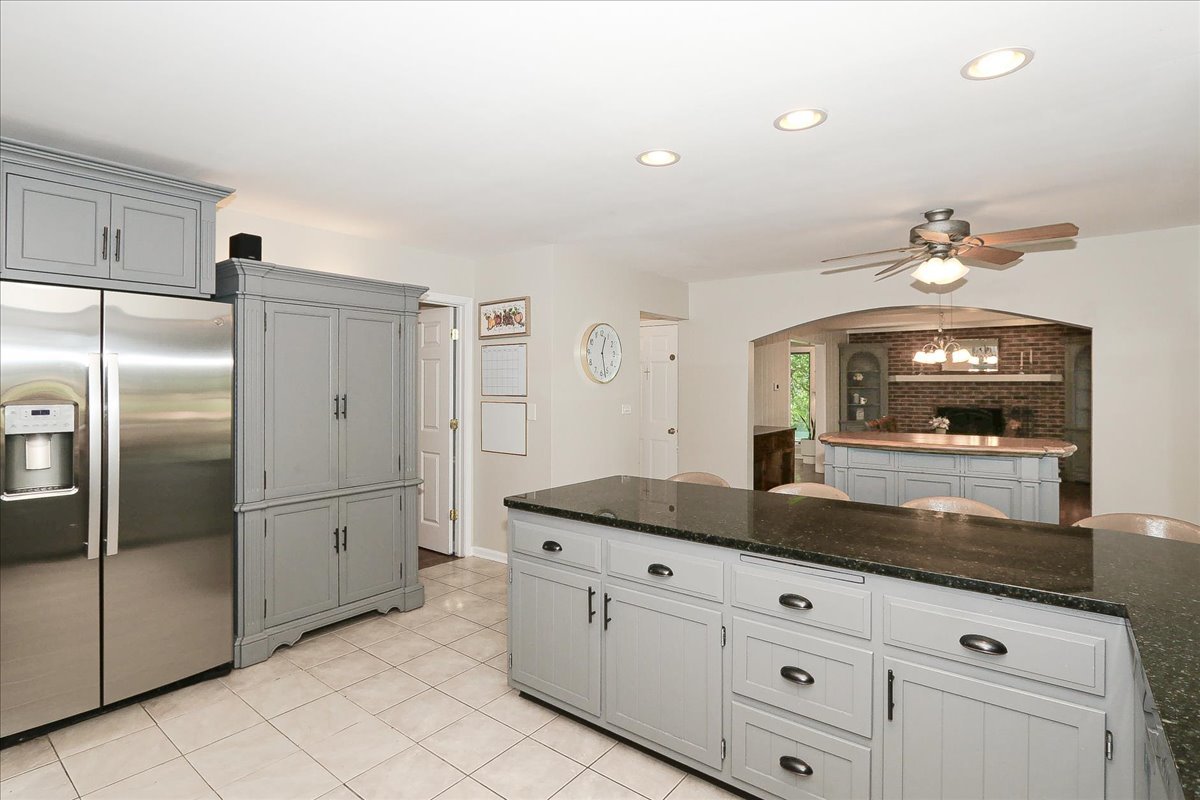 547 Lakeview Court, Bartlett, IL 60103