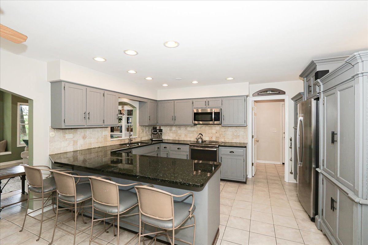 547 Lakeview Court, Bartlett, IL 60103