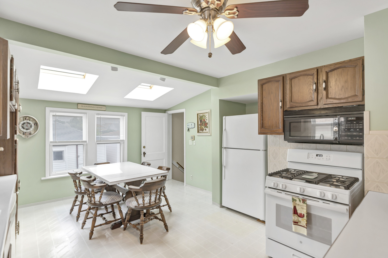 3437 N Overhill Avenue, Chicago, IL 60634