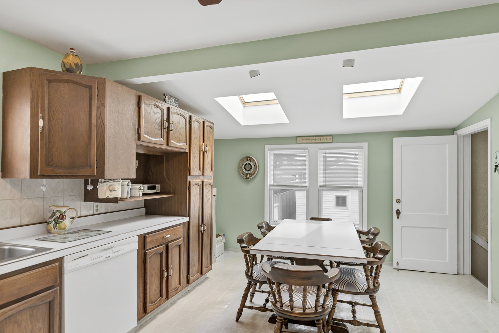 3437 N Overhill Avenue, Chicago, IL 60634