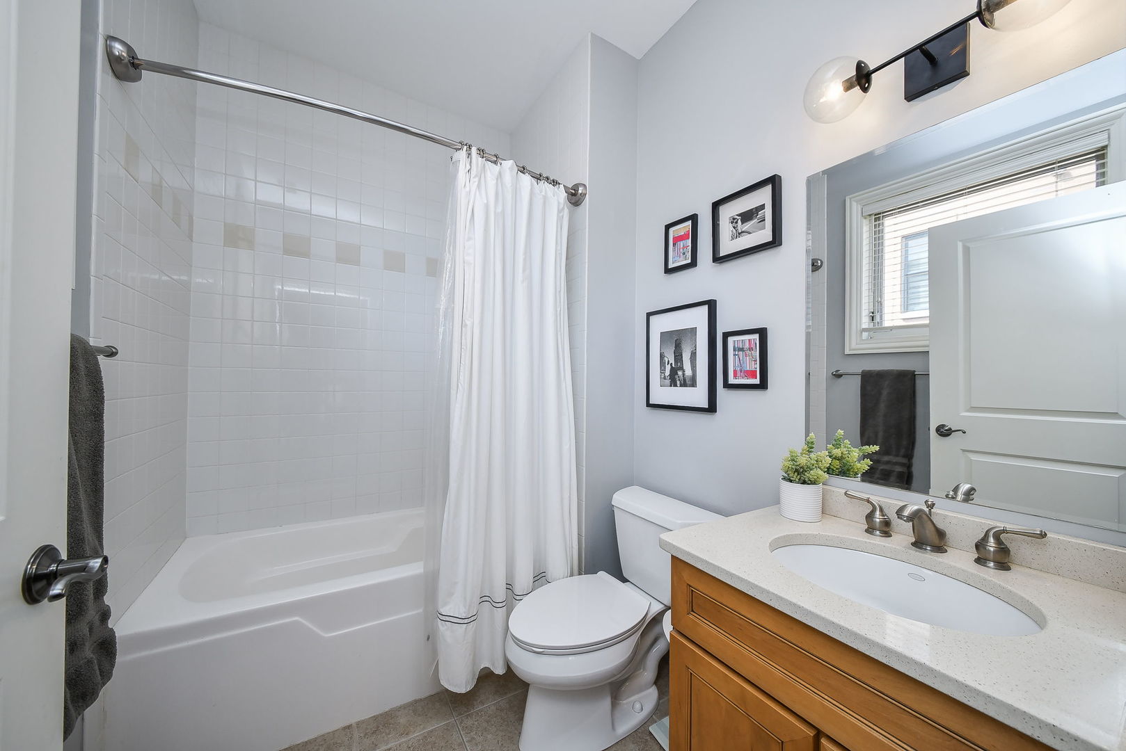 460 PENNSYLVANIA Avenue #A-1, Glen Ellyn, IL 60137