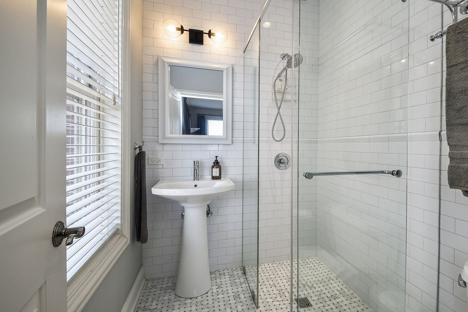460 PENNSYLVANIA Avenue #A-1, Glen Ellyn, IL 60137