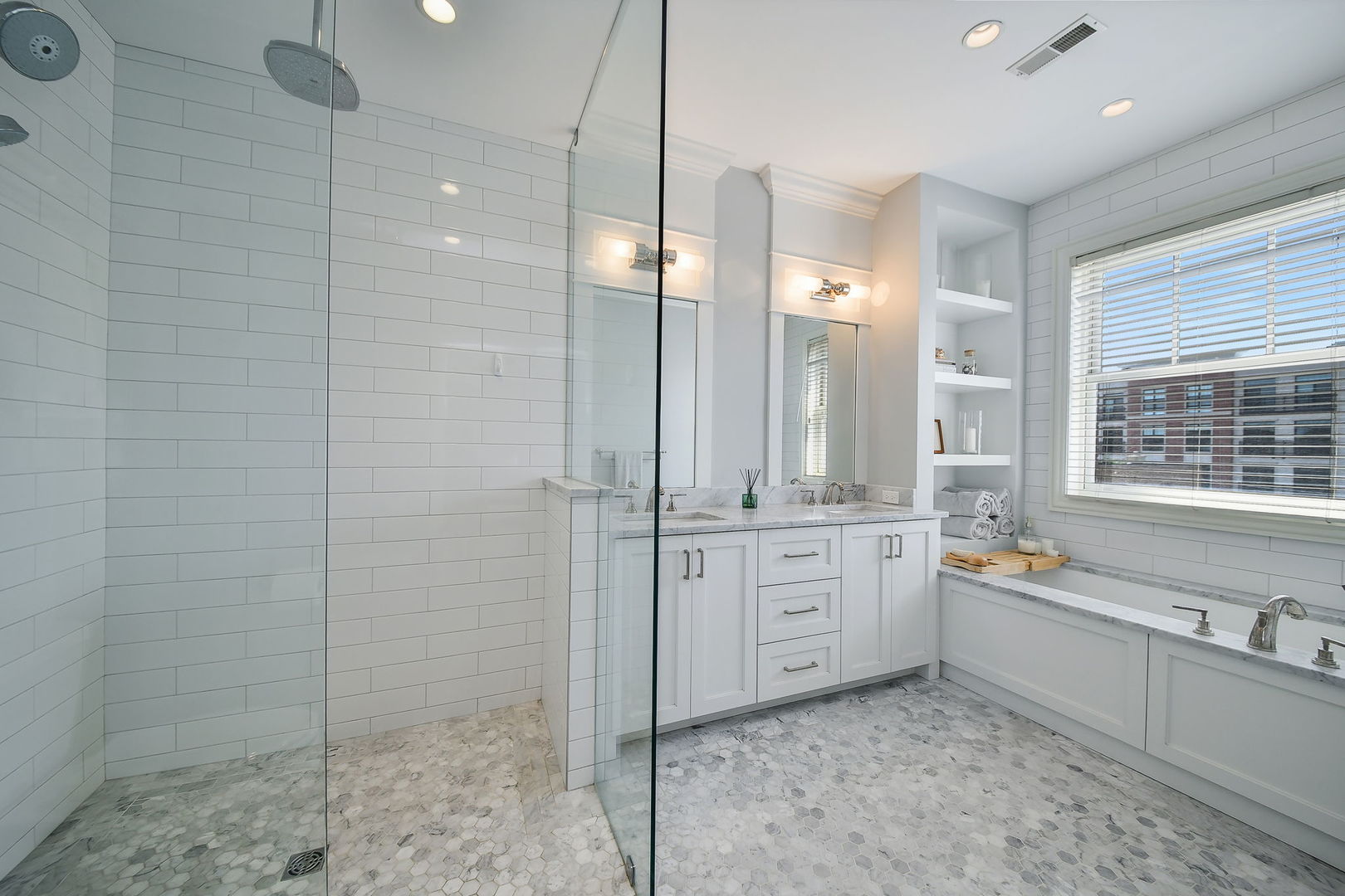 460 PENNSYLVANIA Avenue #A-1, Glen Ellyn, IL 60137