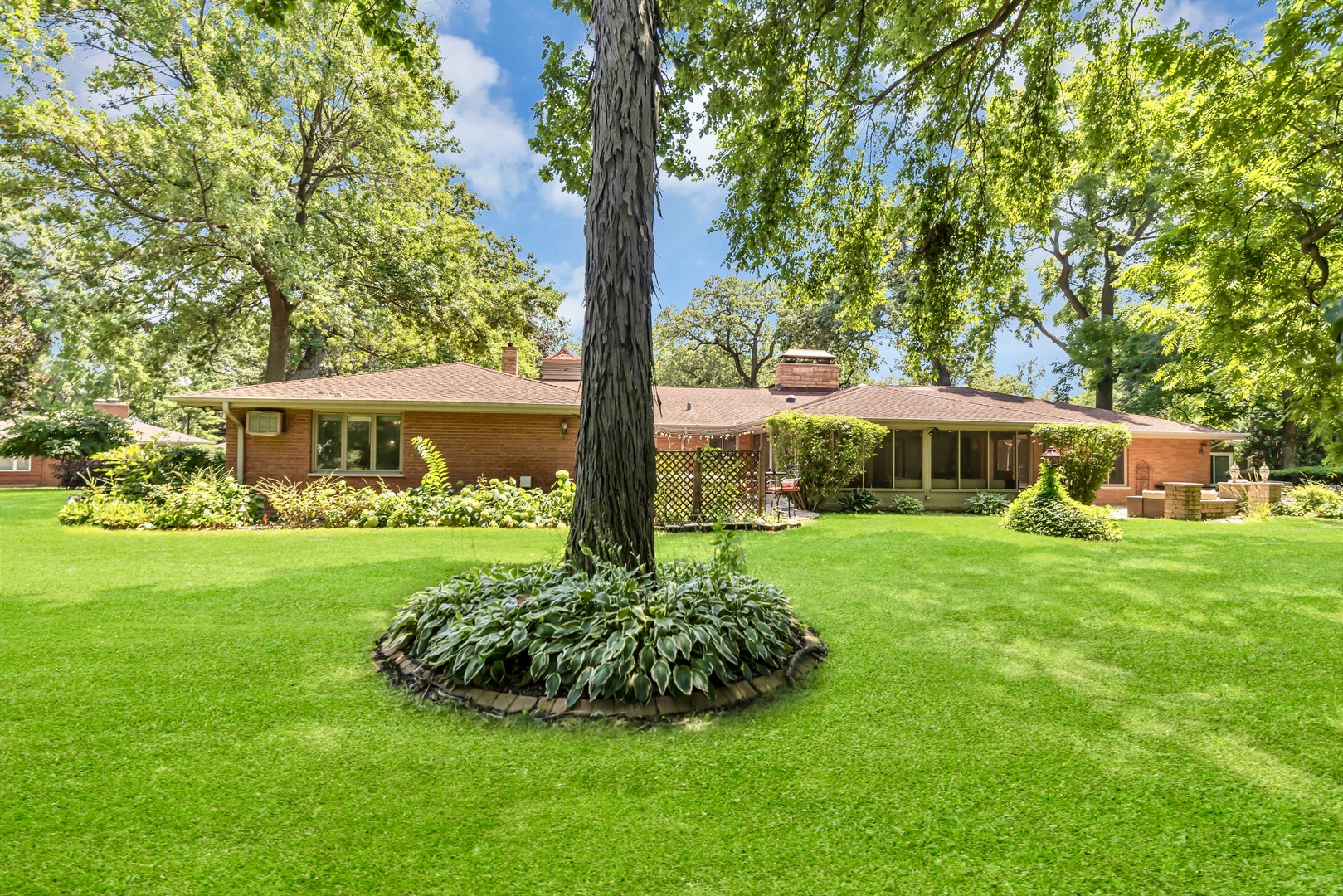 370 Oakwood Court, Palatine, IL 60067