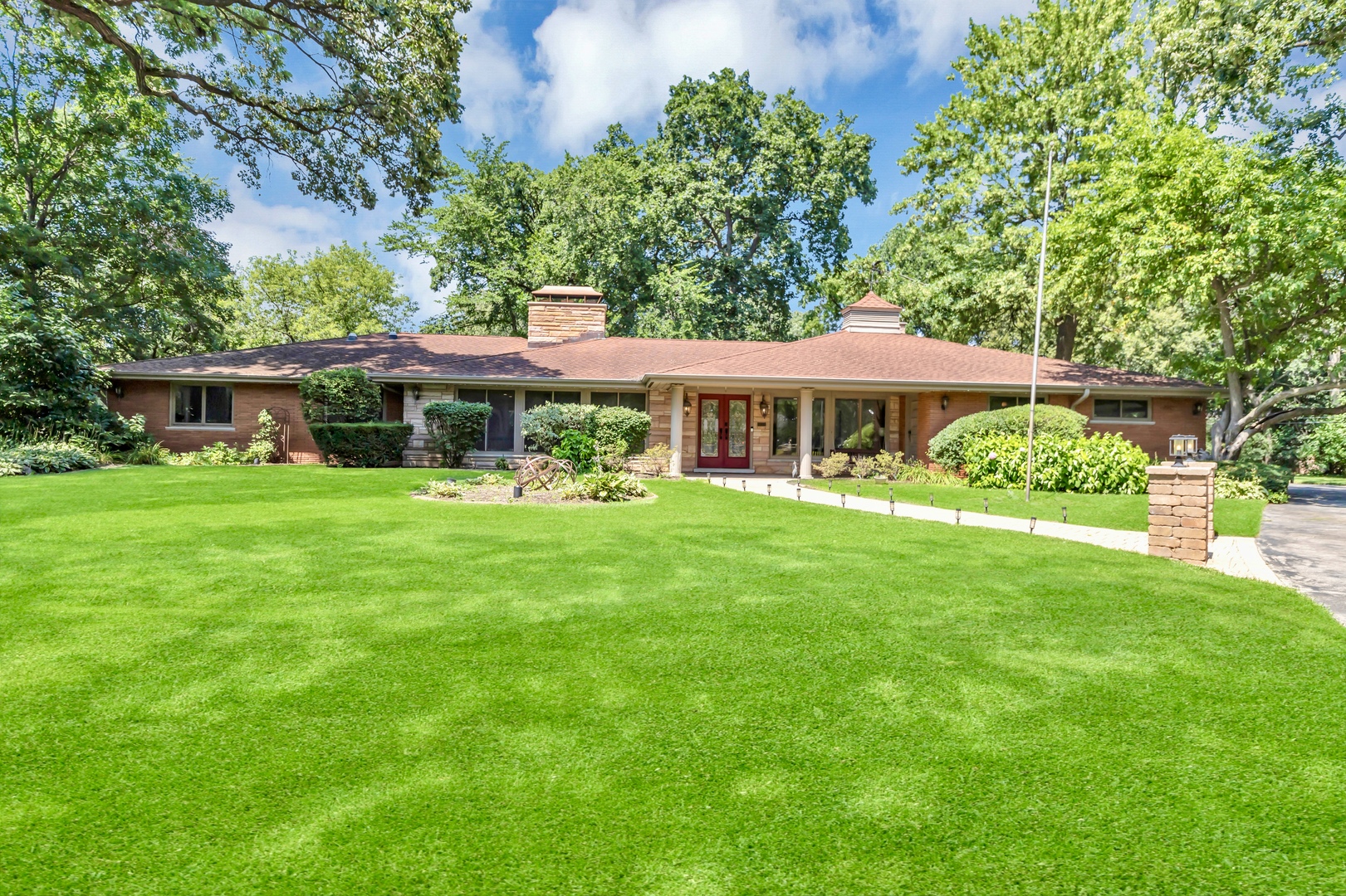 370 Oakwood Court, Palatine, IL 60067