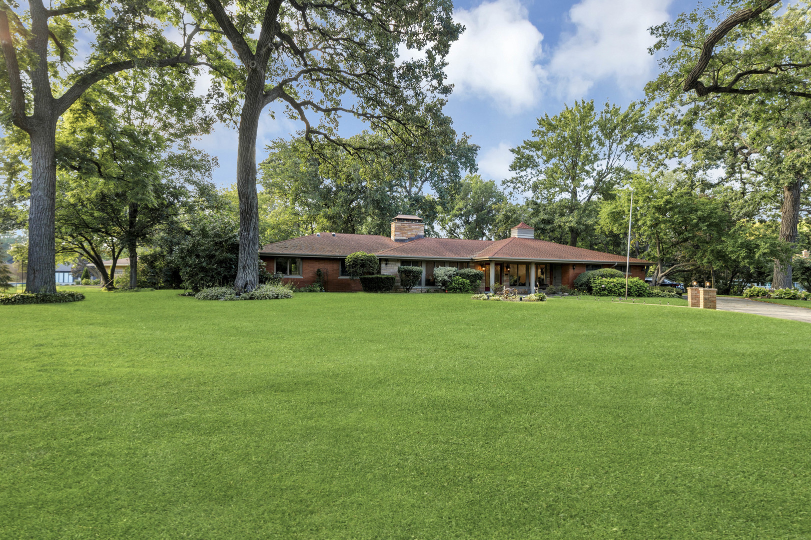 370 Oakwood Court, Palatine, IL 60067