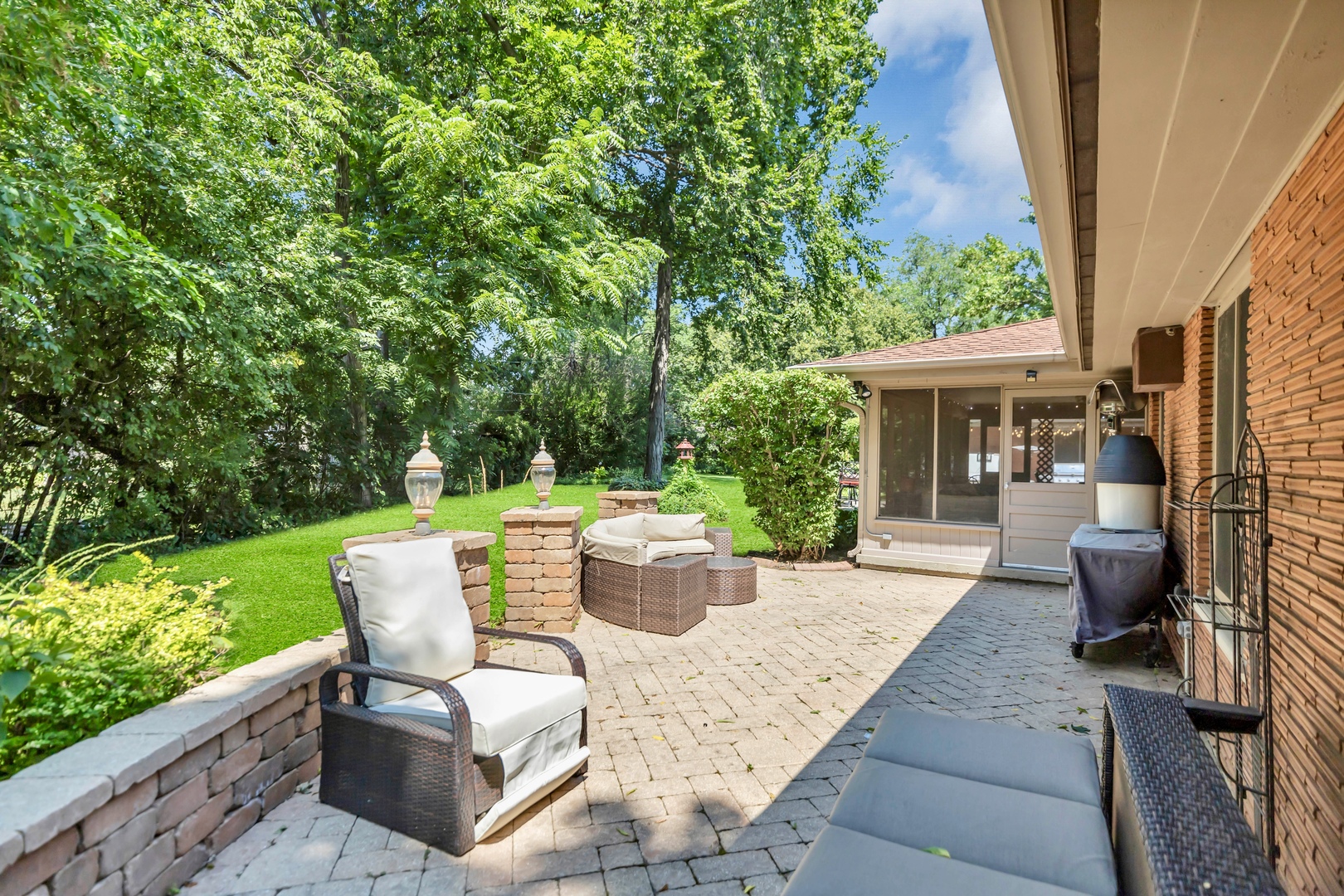 370 Oakwood Court, Palatine, IL 60067