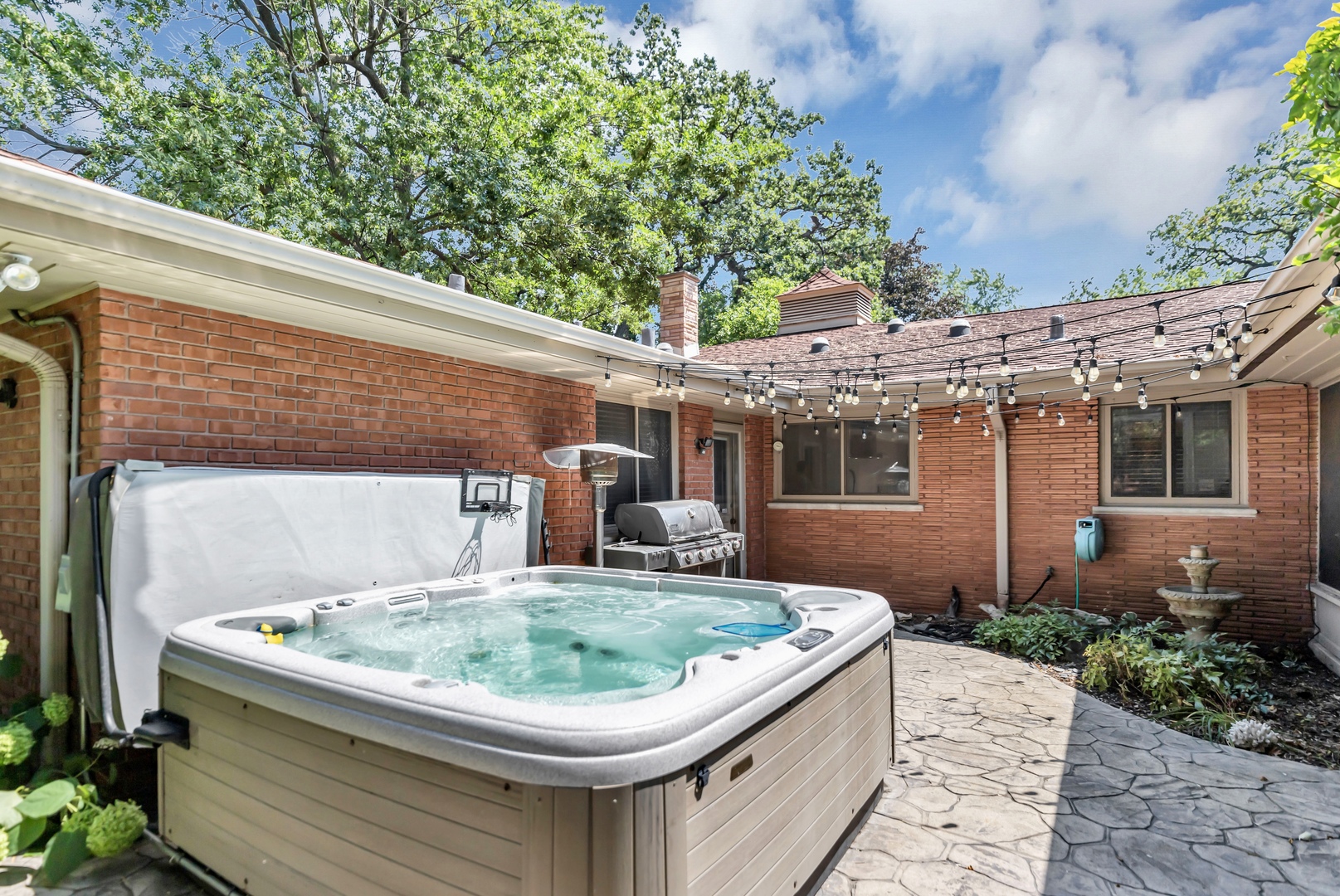 370 Oakwood Court, Palatine, IL 60067