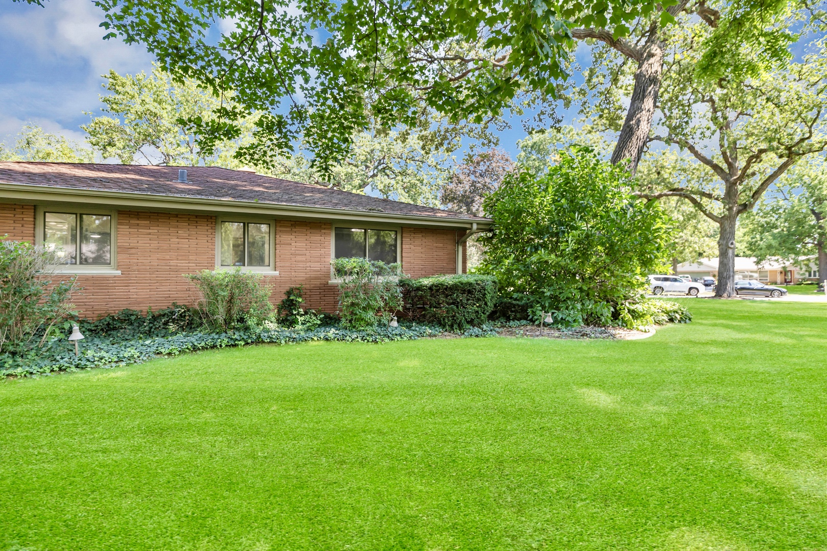 370 Oakwood Court, Palatine, IL 60067
