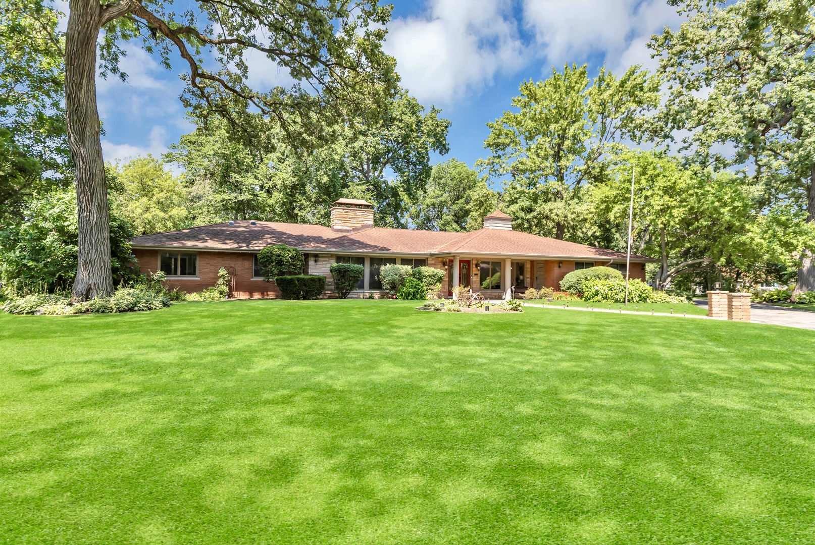 370 Oakwood Court, Palatine, IL 60067