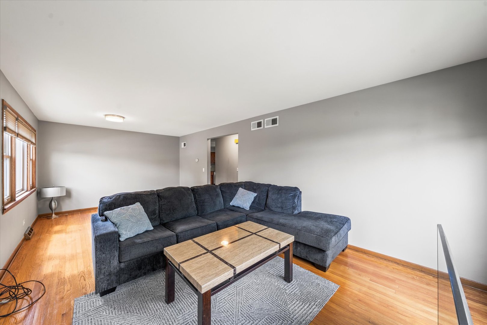 8423 W Wilson Avenue, Chicago, IL 60656