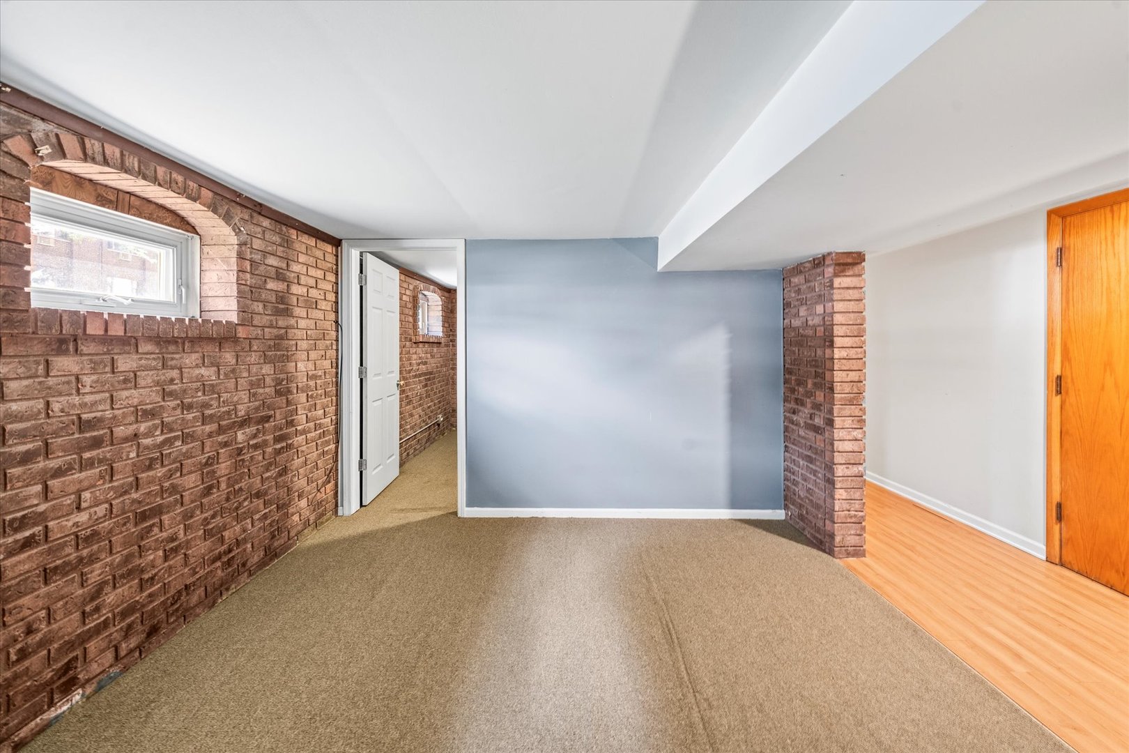 8423 W Wilson Avenue, Chicago, IL 60656