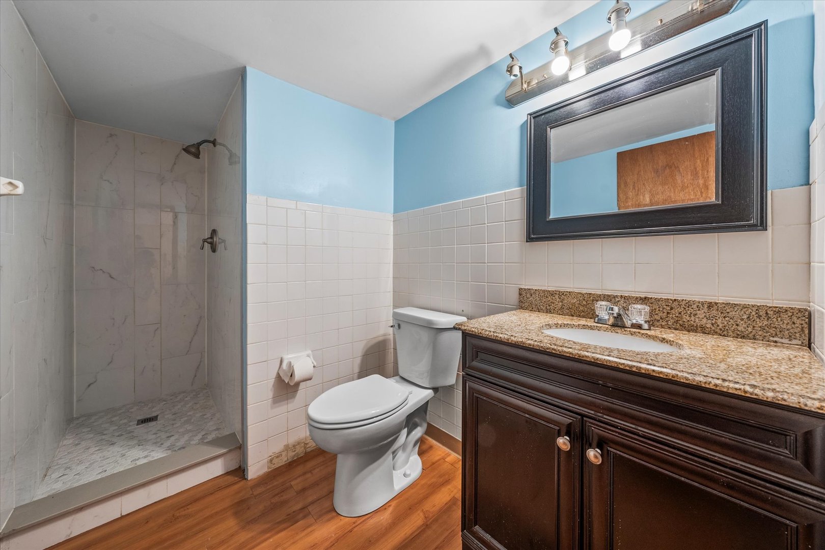 8423 W Wilson Avenue, Chicago, IL 60656
