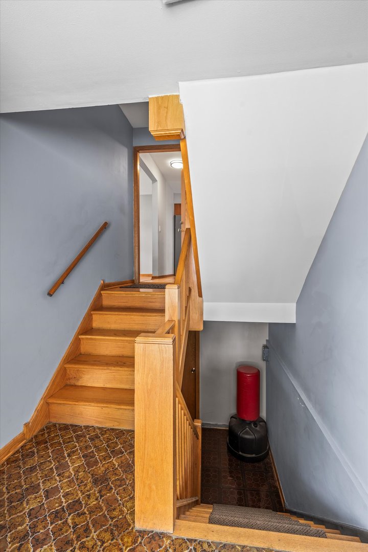 8423 W Wilson Avenue, Chicago, IL 60656