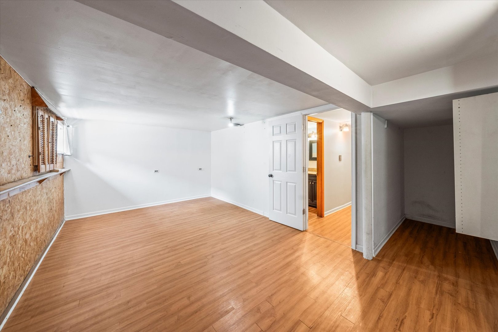 8423 W Wilson Avenue, Chicago, IL 60656