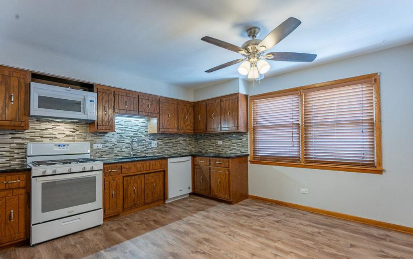 8423 W Wilson Avenue, Chicago, IL 60656