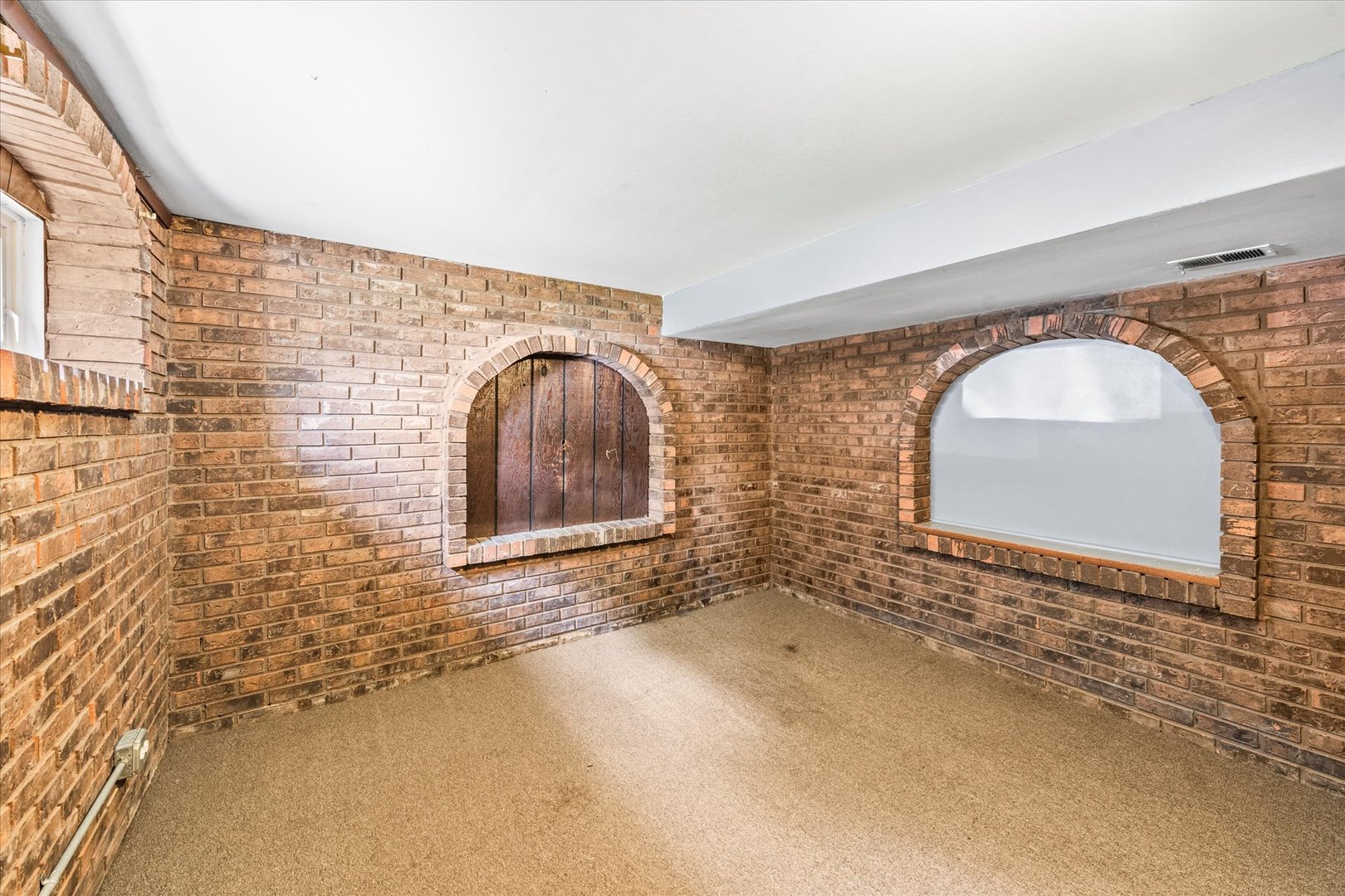 8423 W Wilson Avenue, Chicago, IL 60656