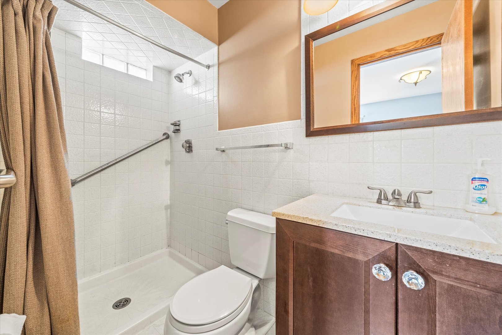 8423 W Wilson Avenue, Chicago, IL 60656