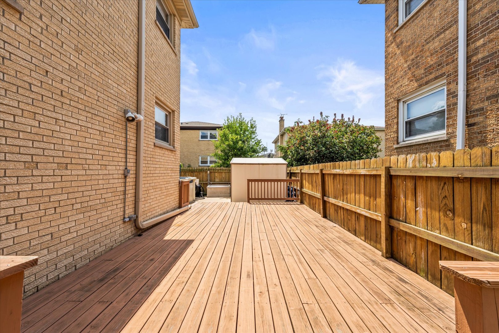 8423 W Wilson Avenue, Chicago, IL 60656