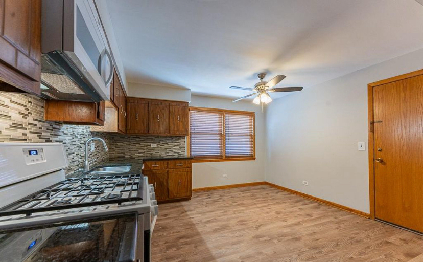 8423 W Wilson Avenue, Chicago, IL 60656