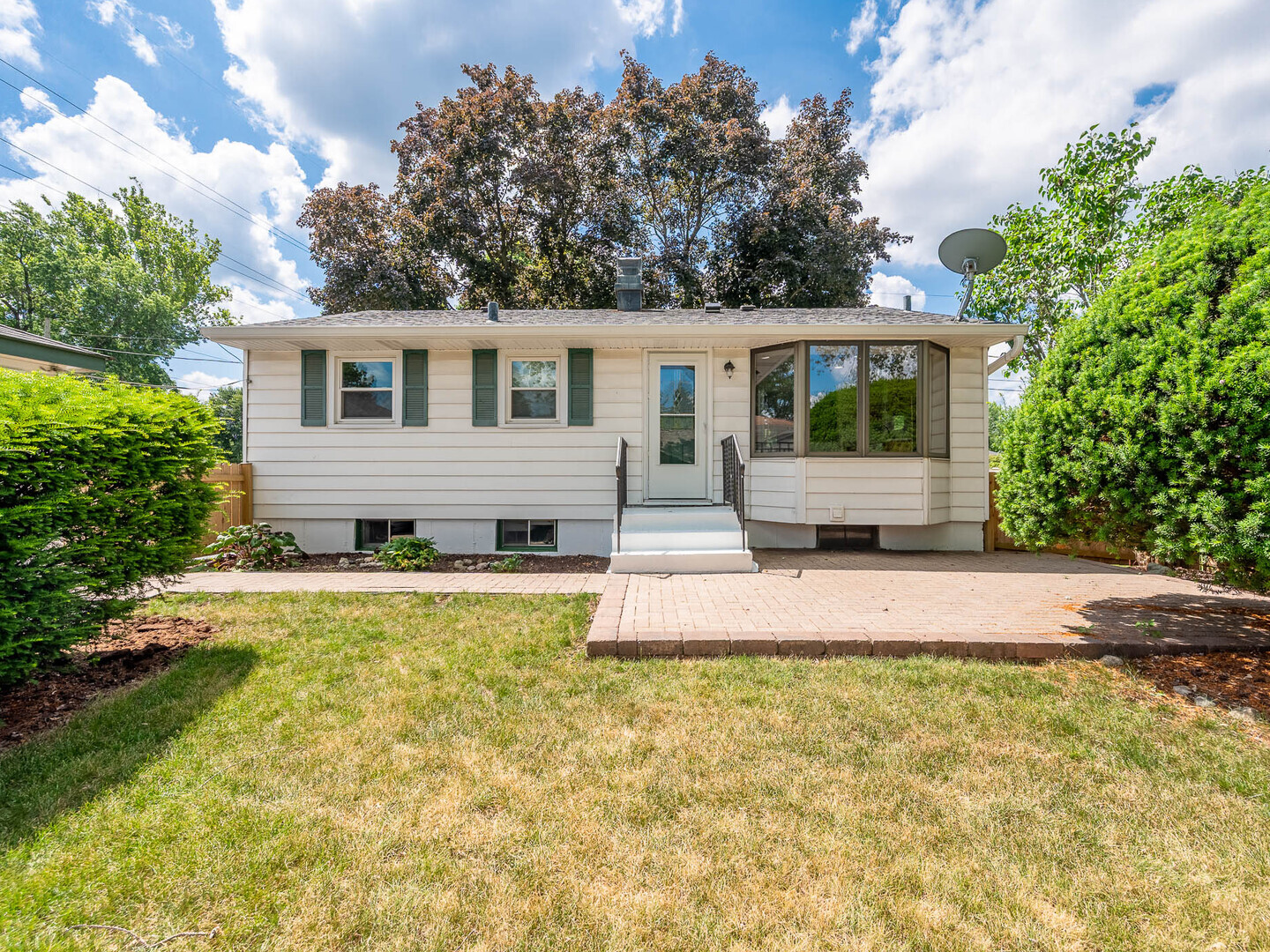 136 Ross Avenue, Cary, IL 60013