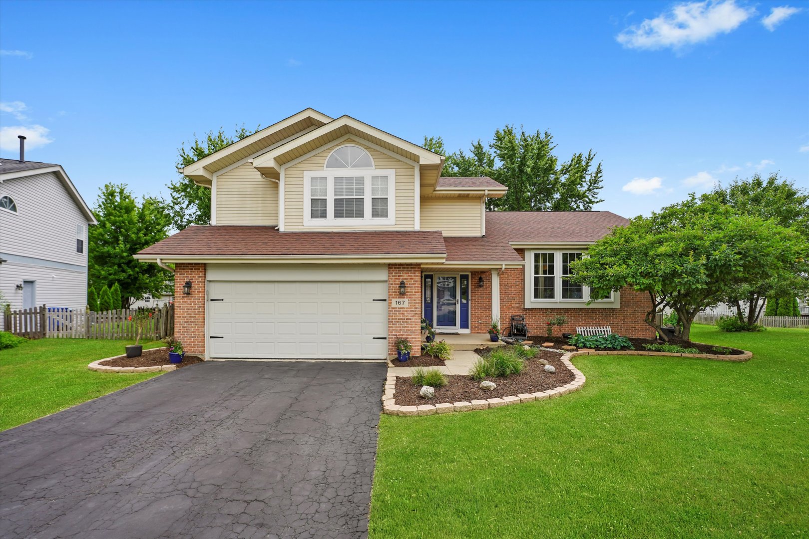 167 Forestview Court, Aurora, IL 60502