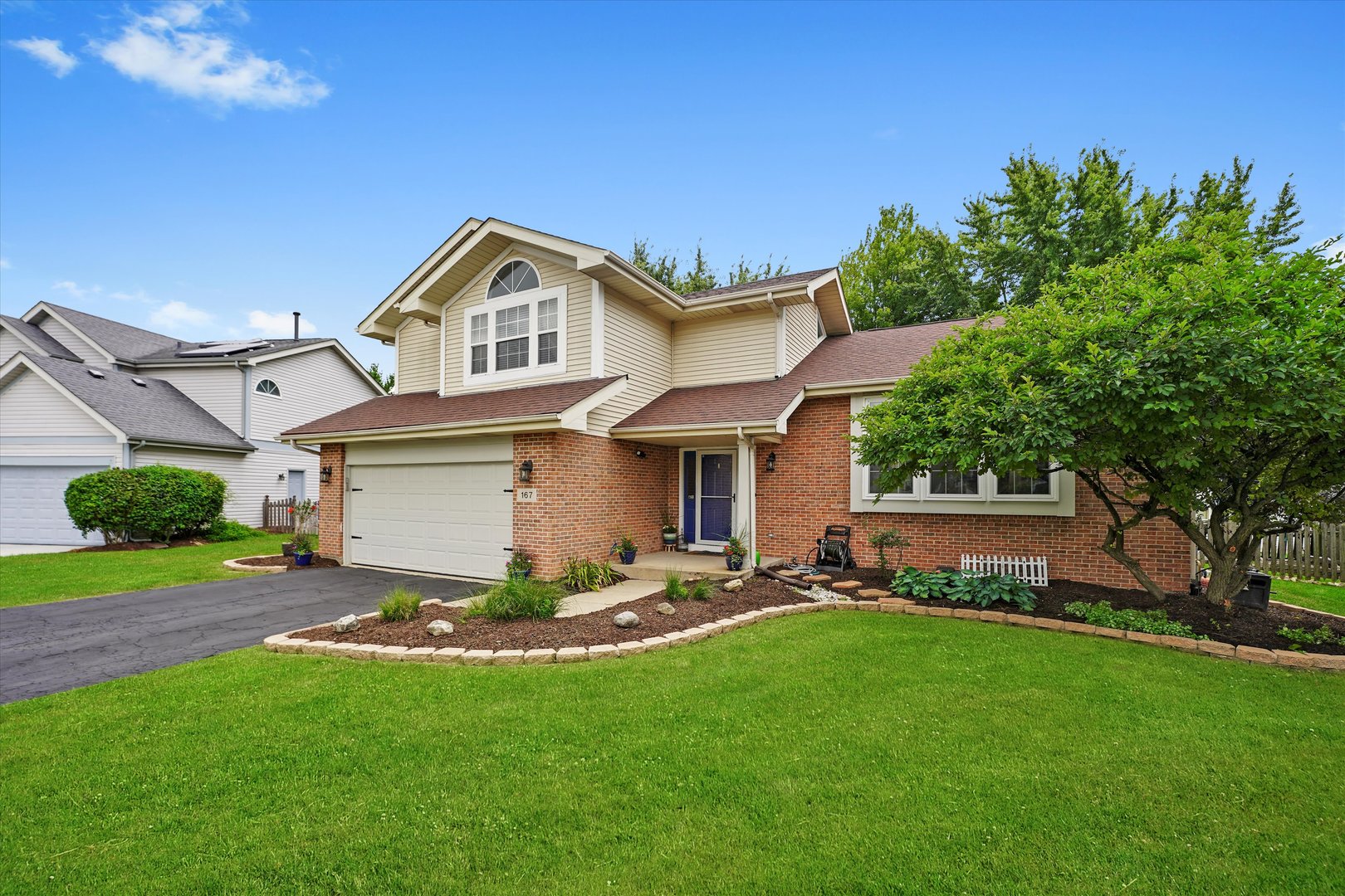 167 Forestview Court, Aurora, IL 60502