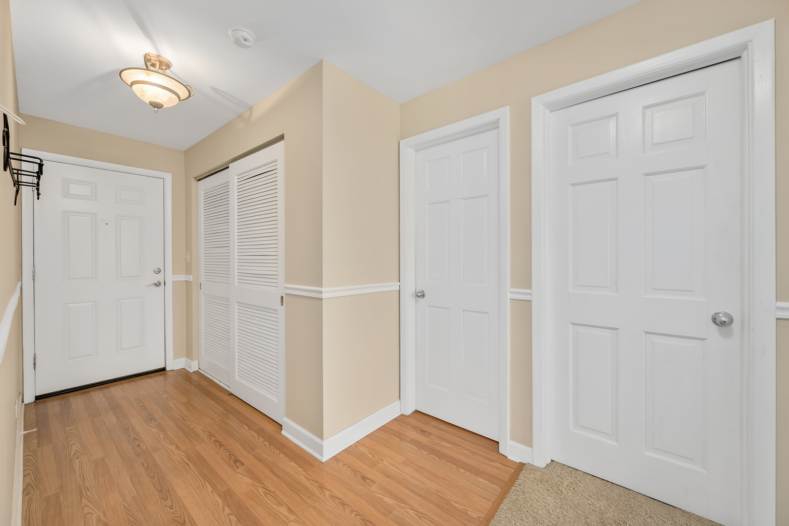 850 Lorraine Road #2M, Wheaton, IL 60187