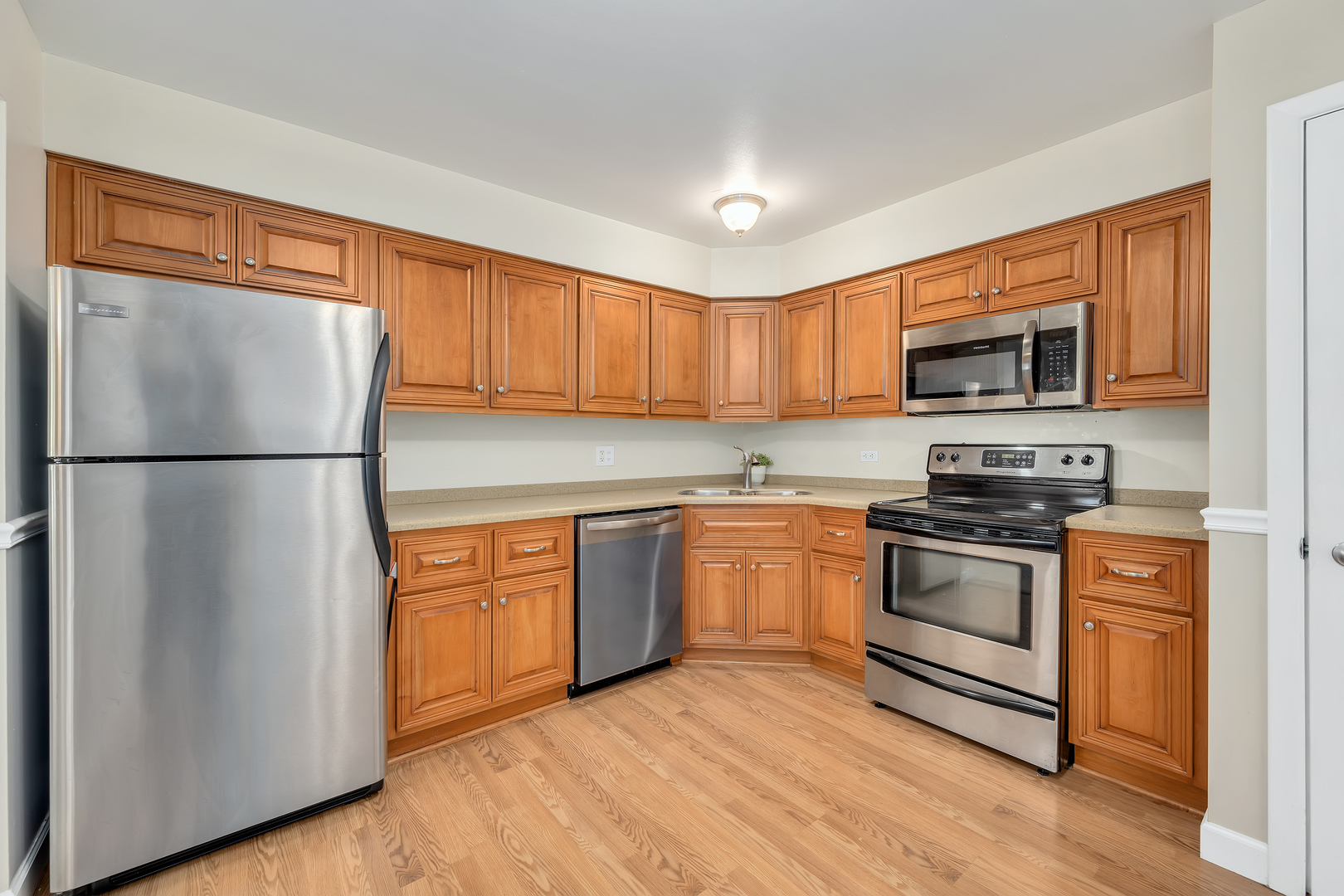 850 Lorraine Road #2M, Wheaton, IL 60187