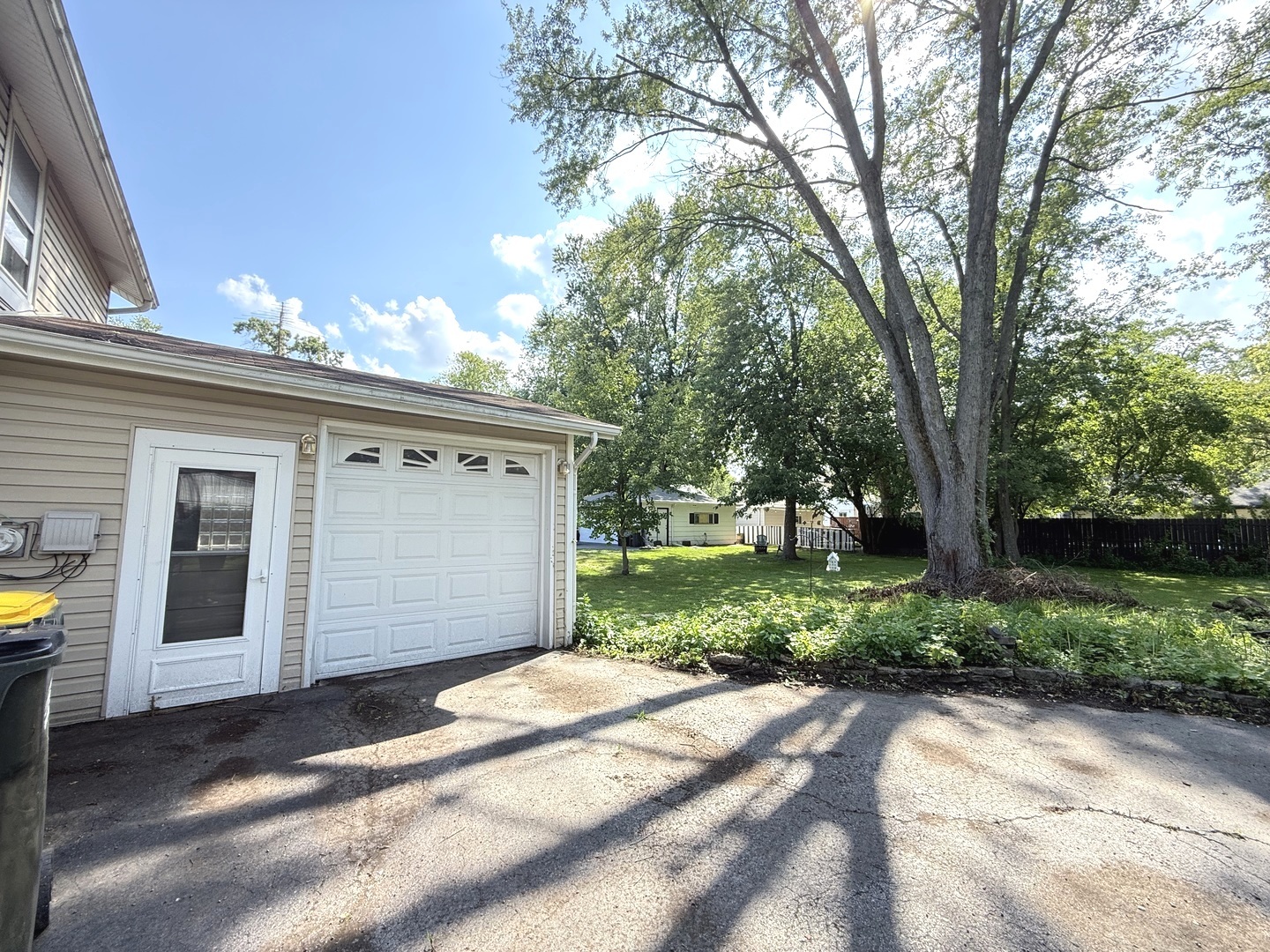 300 Brownell Street, Thornton, IL 60476