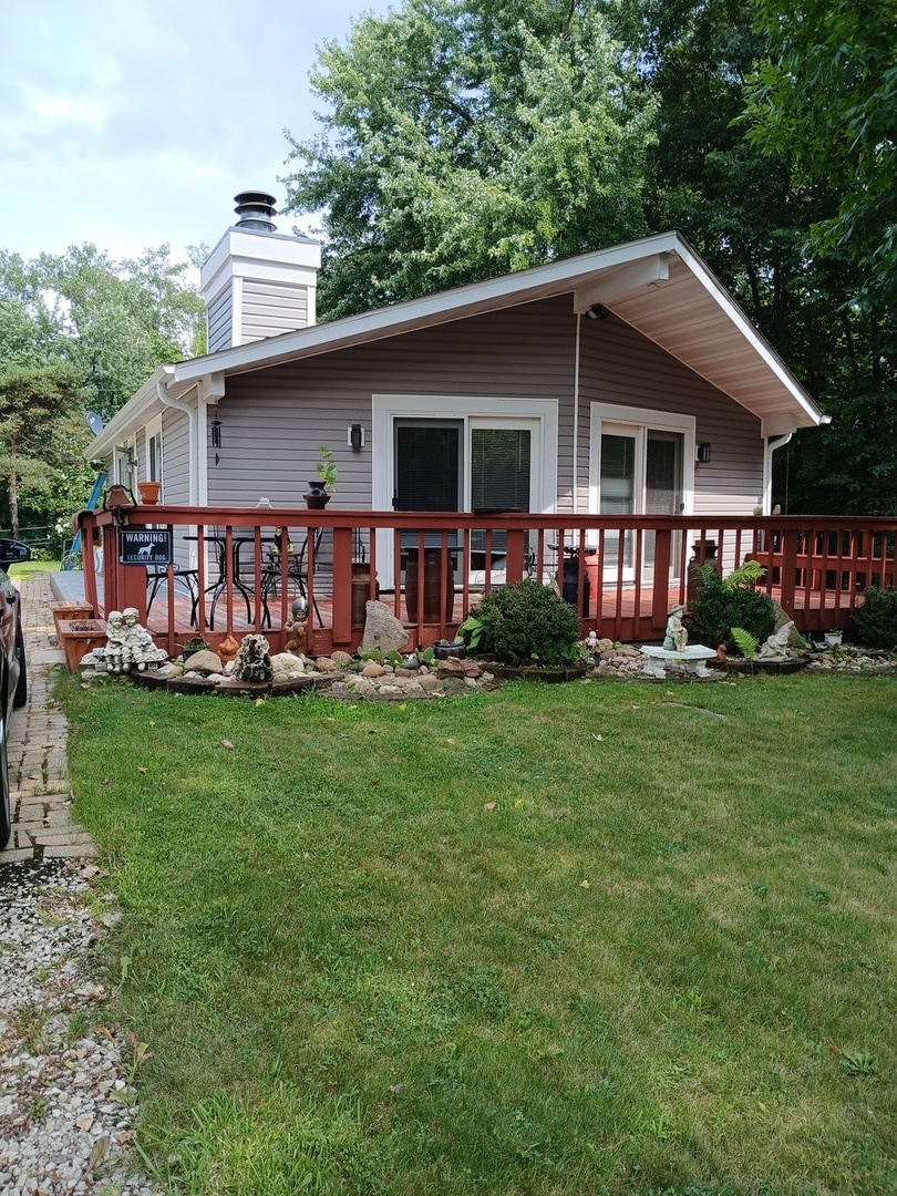 42065 N Beachview Drive, Antioch, IL 60002