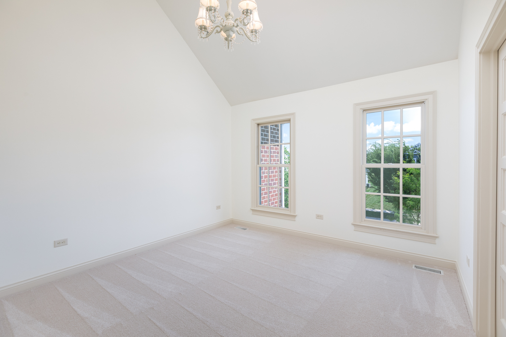 111 Goldenrod Drive, Sugar Grove, IL 60554