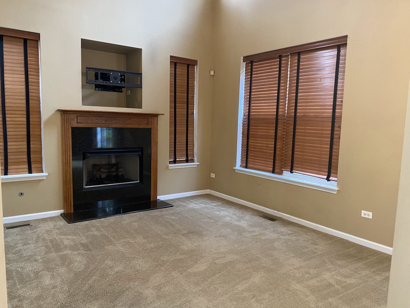 2824 White Thorn Circle, Naperville, IL 60564