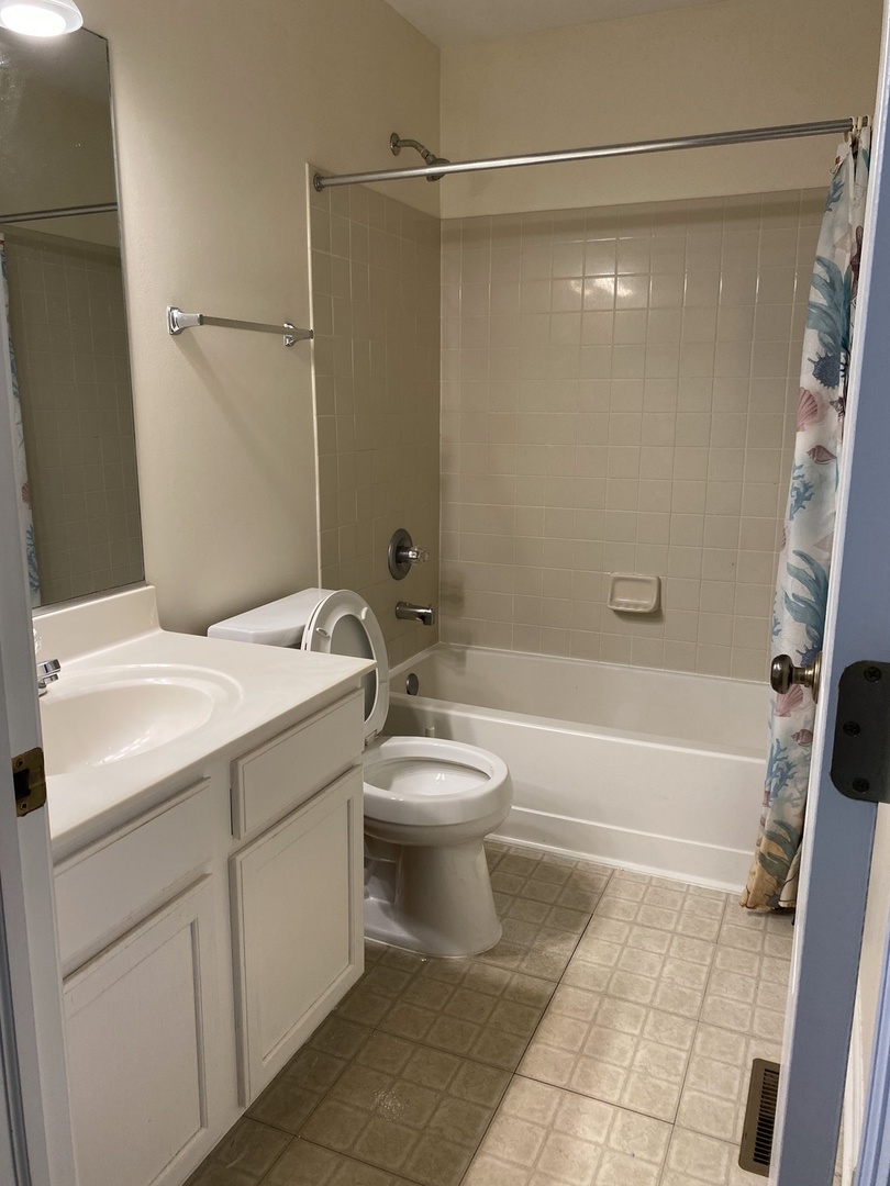 2824 White Thorn Circle, Naperville, IL 60564