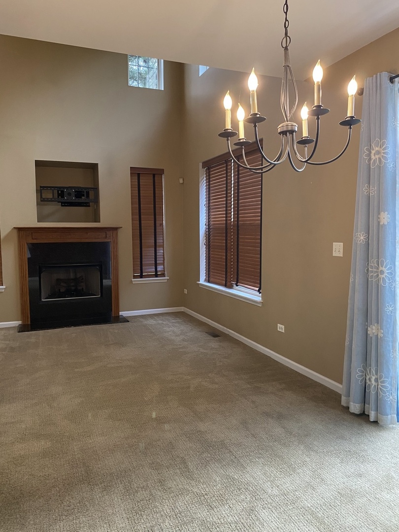 2824 White Thorn Circle, Naperville, IL 60564