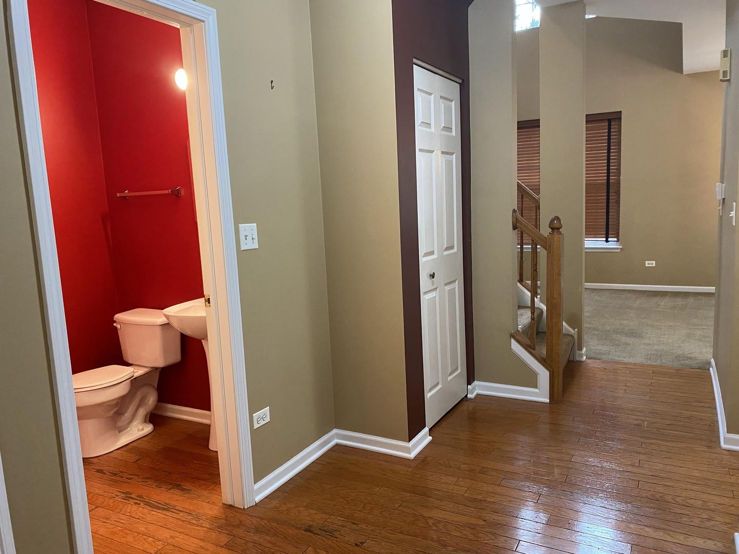 2824 White Thorn Circle, Naperville, IL 60564