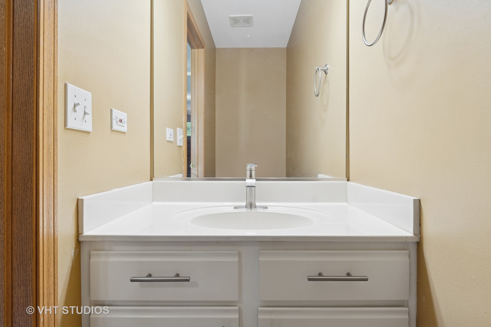 2477 Smithfield Court, Aurora, IL 60503