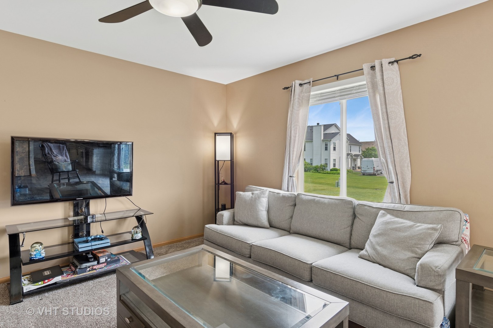 2477 Smithfield Court, Aurora, IL 60503