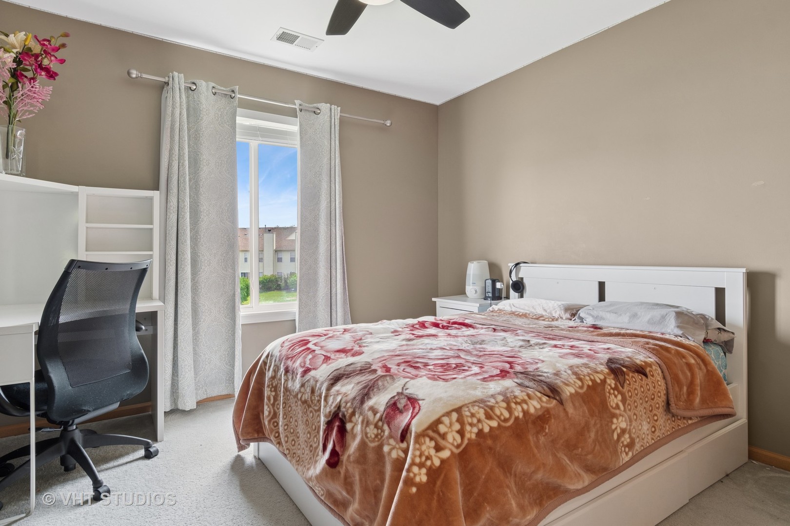 2477 Smithfield Court, Aurora, IL 60503