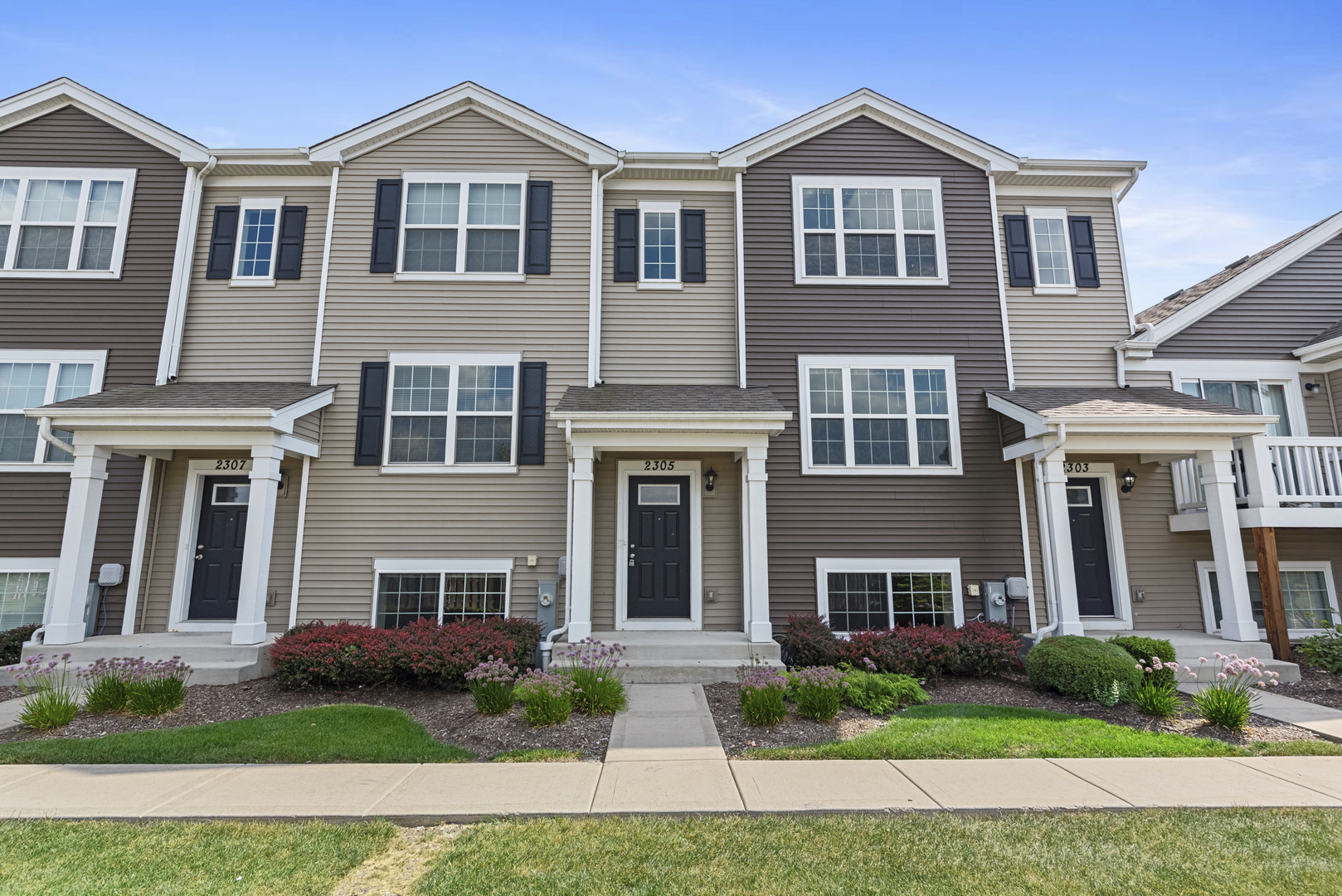 2305 Upland Road, Pingree Grove, IL 60140