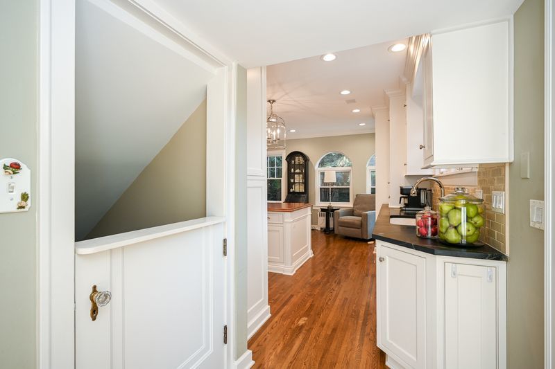 843 Crescent Boulevard, Glen Ellyn, IL 60137