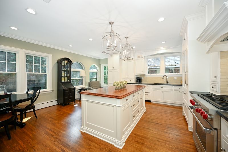 843 Crescent Boulevard, Glen Ellyn, IL 60137