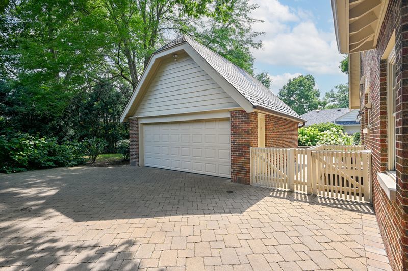 843 Crescent Boulevard, Glen Ellyn, IL 60137