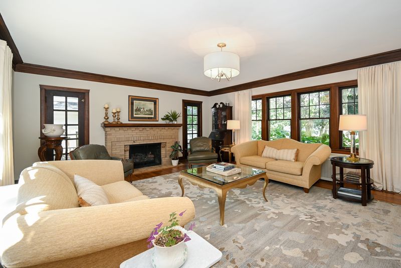 843 Crescent Boulevard, Glen Ellyn, IL 60137