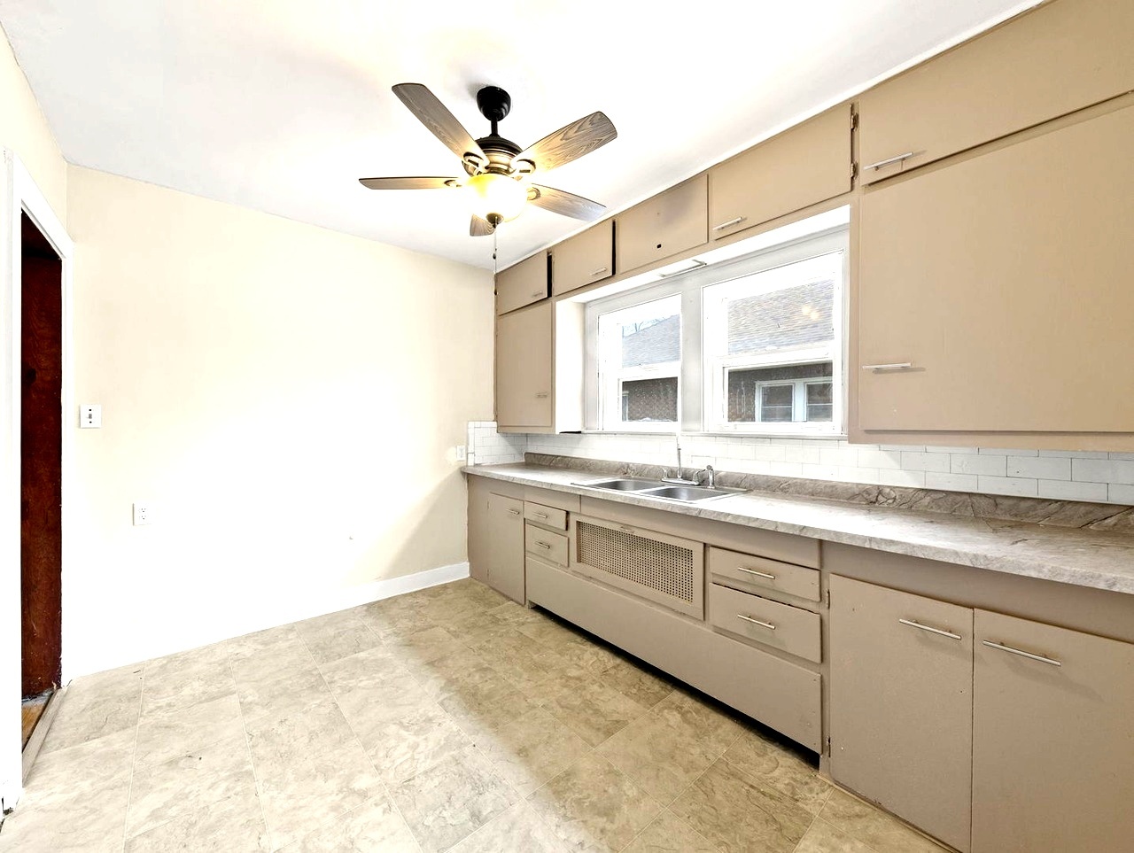 621 Raub Street, Joliet, IL 60435