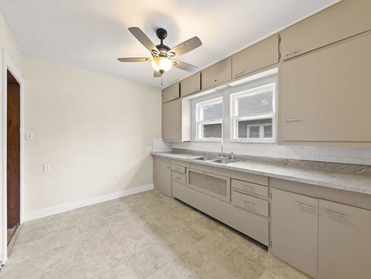 621 Raub Street, Joliet, IL 60435