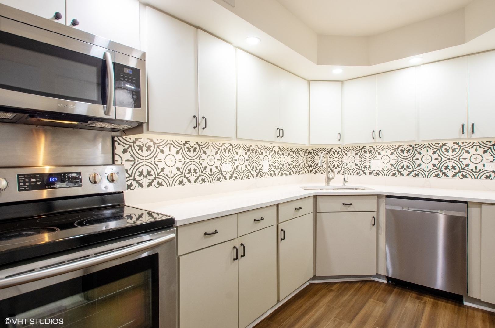 2300 SHERMAN Avenue #2D, Evanston, IL 60201