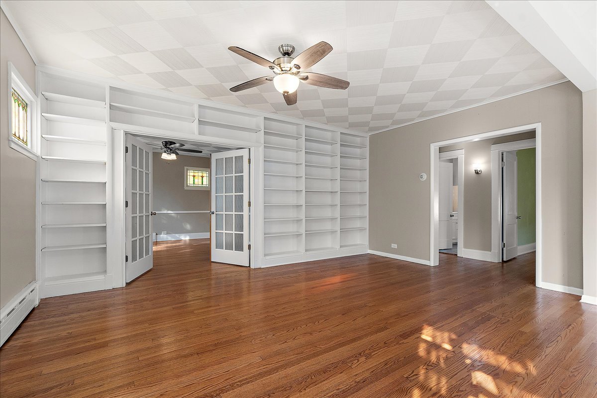 1758 Pine Road, Homewood, IL 60430