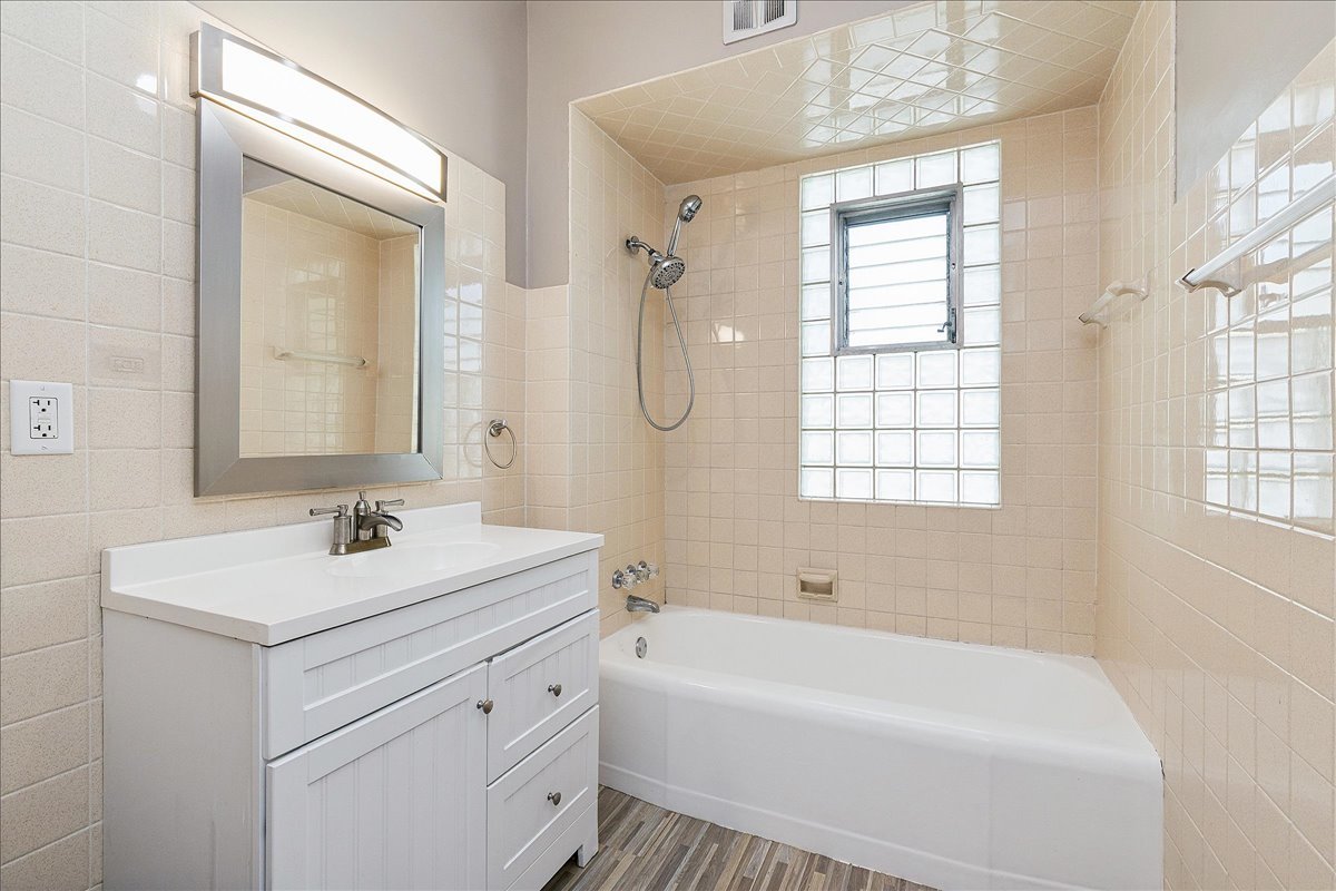 1758 Pine Road, Homewood, IL 60430