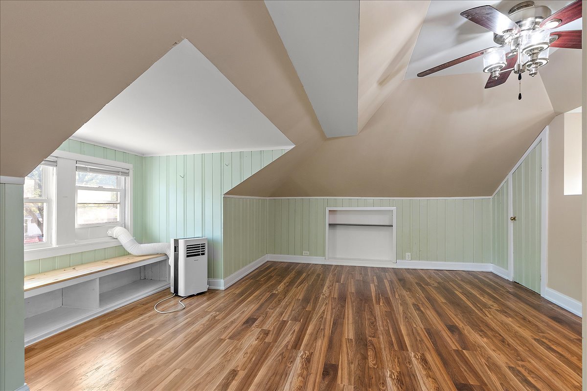 1758 Pine Road, Homewood, IL 60430